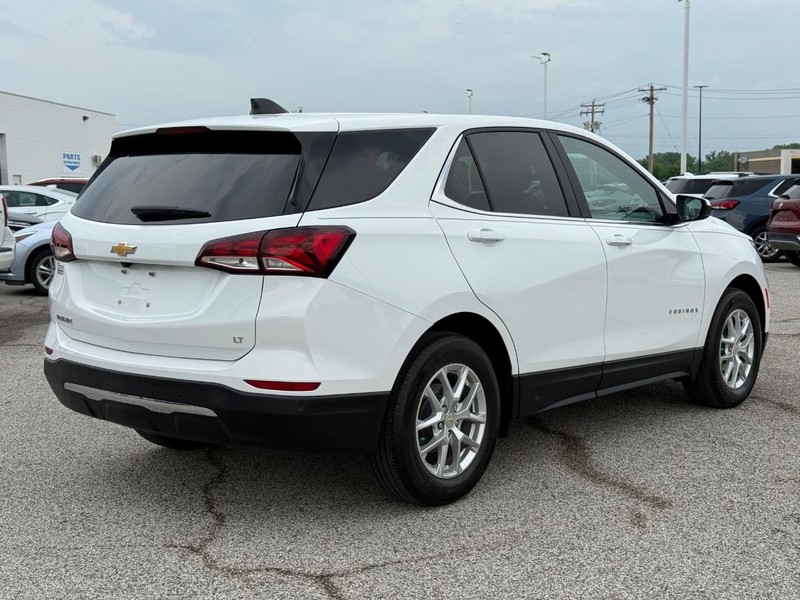 Chevrolet Equinox Vehicle Full-screen Gallery Image 5