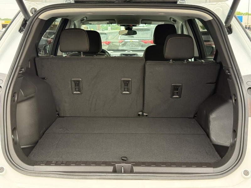 Chevrolet Equinox Vehicle Full-screen Gallery Image 6