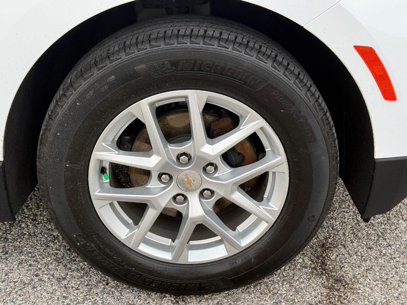 Chevrolet Equinox Vehicle Full-screen Gallery Image 7