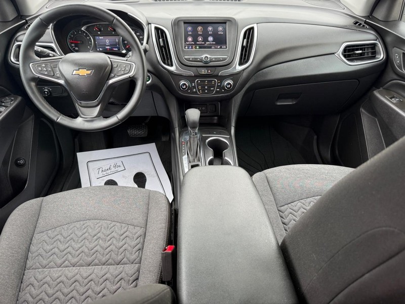 Chevrolet Equinox Vehicle Full-screen Gallery Image 11