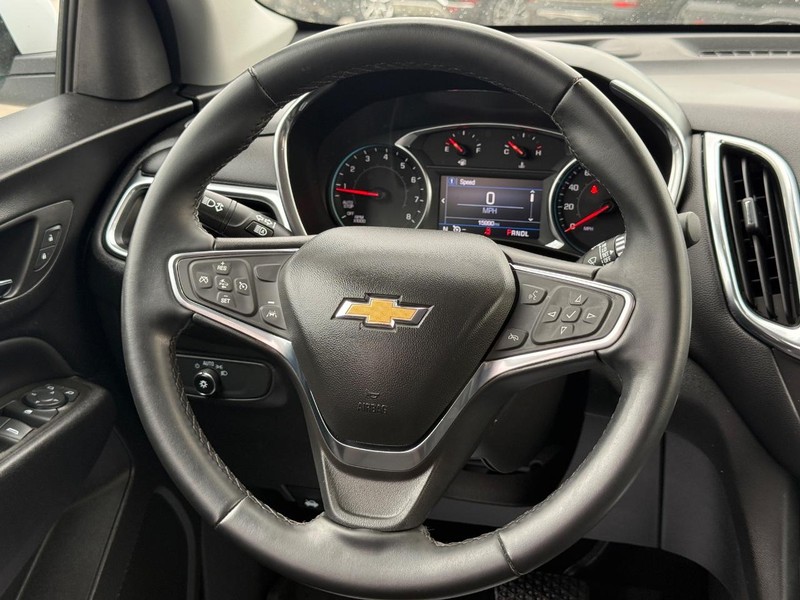 Chevrolet Equinox Vehicle Full-screen Gallery Image 12