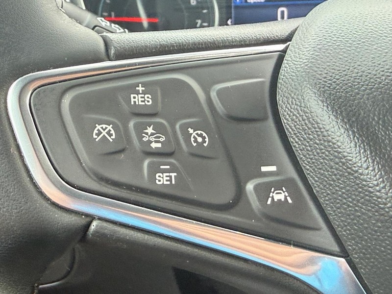 Chevrolet Equinox Vehicle Full-screen Gallery Image 13