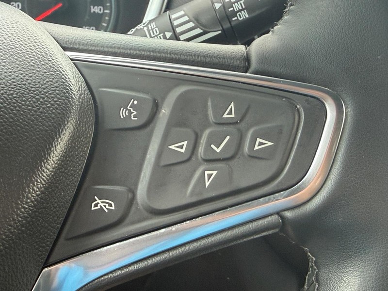Chevrolet Equinox Vehicle Full-screen Gallery Image 14