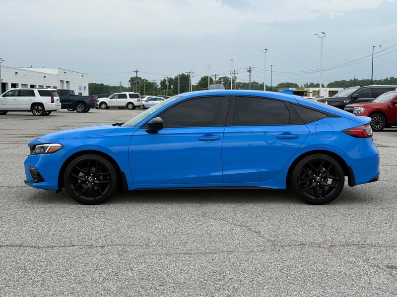 Honda Civic Hatchback Vehicle Full-screen Gallery Image 2