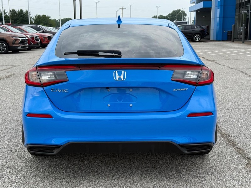 Honda Civic Hatchback Vehicle Full-screen Gallery Image 4