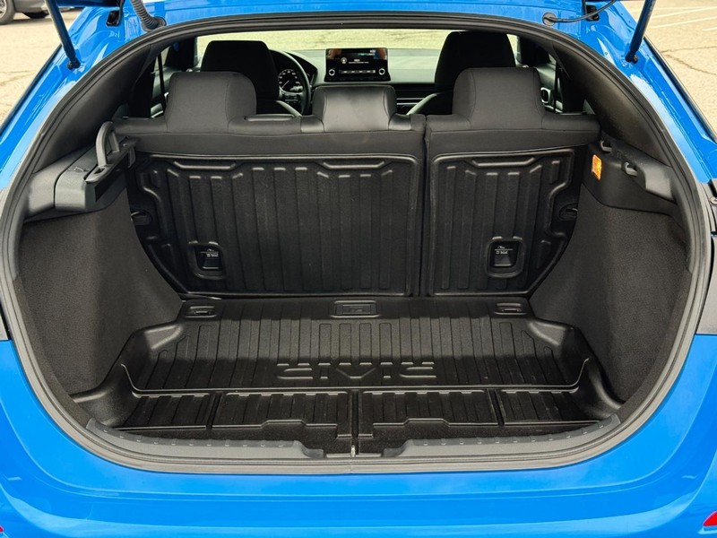 Honda Civic Hatchback Vehicle Full-screen Gallery Image 6
