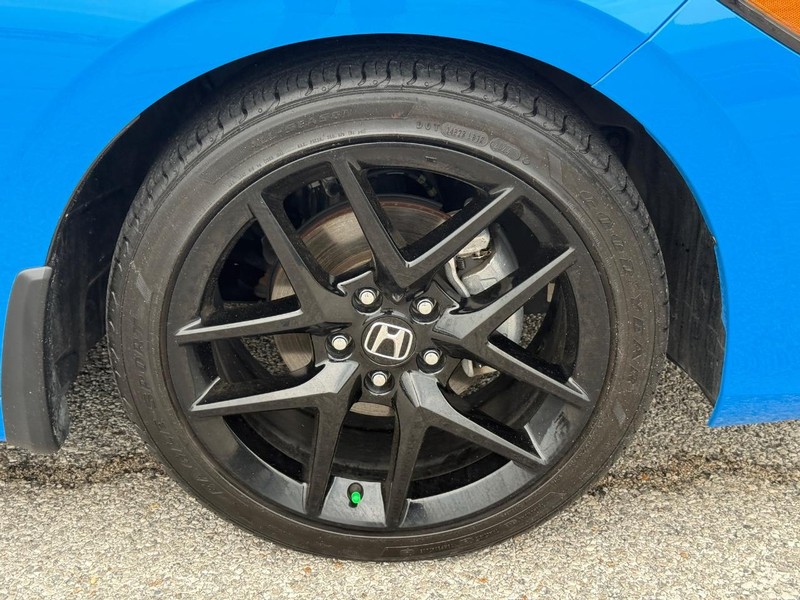 Honda Civic Hatchback Vehicle Full-screen Gallery Image 7