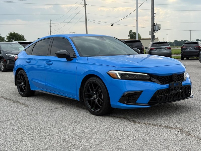 Honda Civic Hatchback Vehicle Full-screen Gallery Image 8