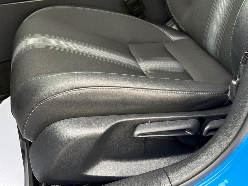 Honda Civic Hatchback Vehicle Full-screen Gallery Image 23