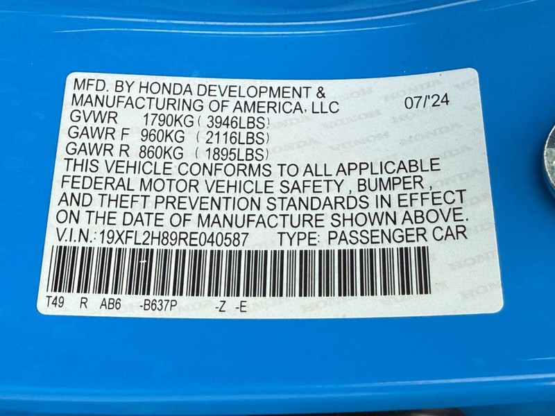 Honda Civic Hatchback Vehicle Full-screen Gallery Image 24
