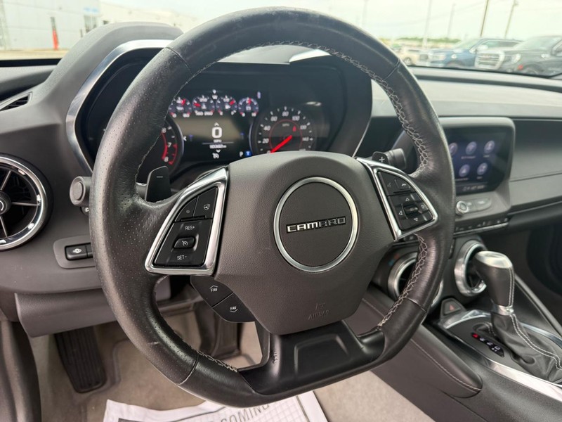 Chevrolet Camaro Vehicle Full-screen Gallery Image 13