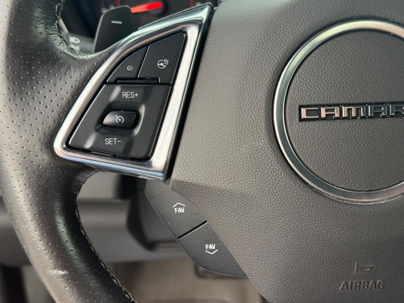 Chevrolet Camaro Vehicle Full-screen Gallery Image 14