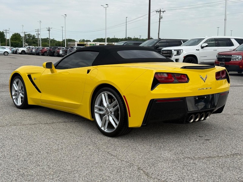 Chevrolet Corvette Vehicle Full-screen Gallery Image 03