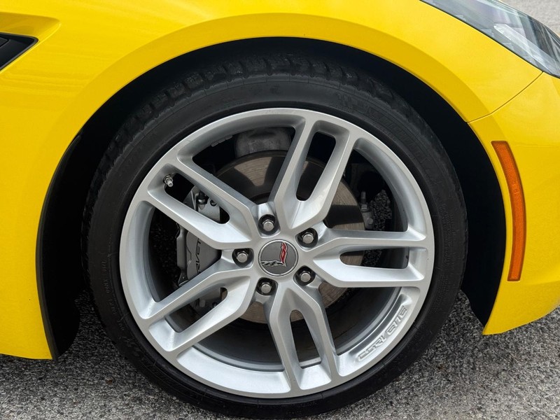 Chevrolet Corvette Vehicle Full-screen Gallery Image 07
