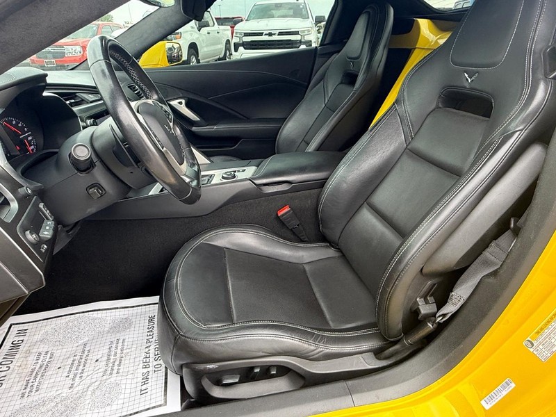 Chevrolet Corvette Vehicle Full-screen Gallery Image 13
