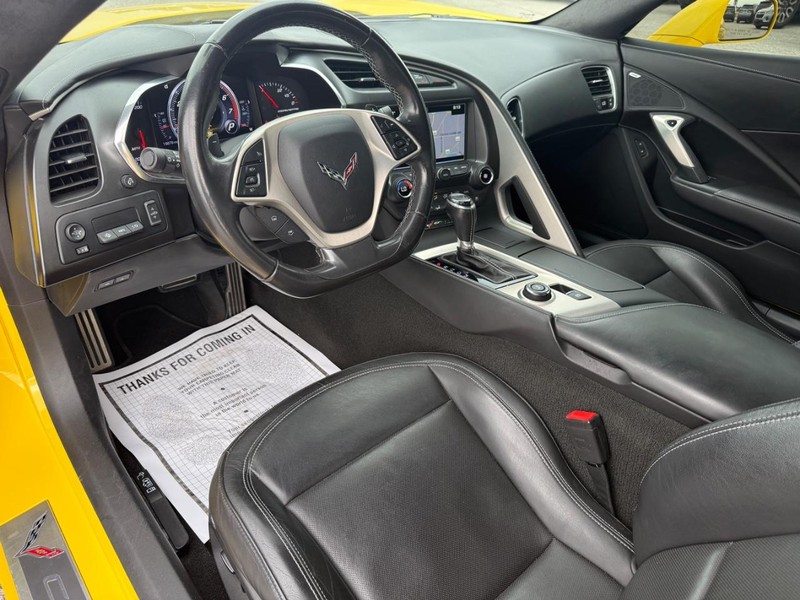 Chevrolet Corvette Vehicle Full-screen Gallery Image 14