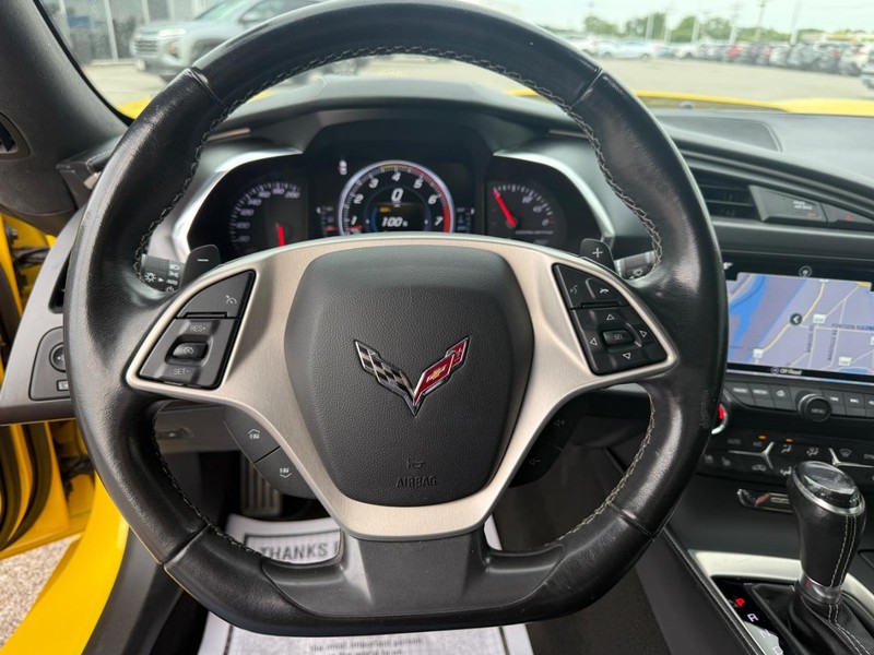 Chevrolet Corvette Vehicle Full-screen Gallery Image 15