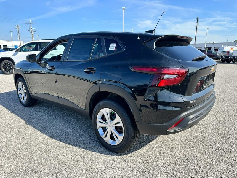 Chevrolet Trax Vehicle Full-screen Gallery Image 3
