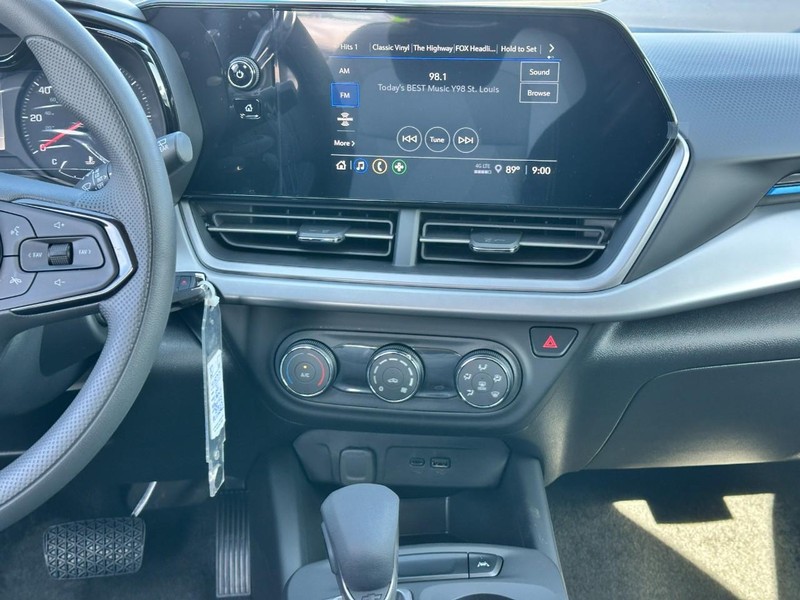 Chevrolet Trax Vehicle Full-screen Gallery Image 7