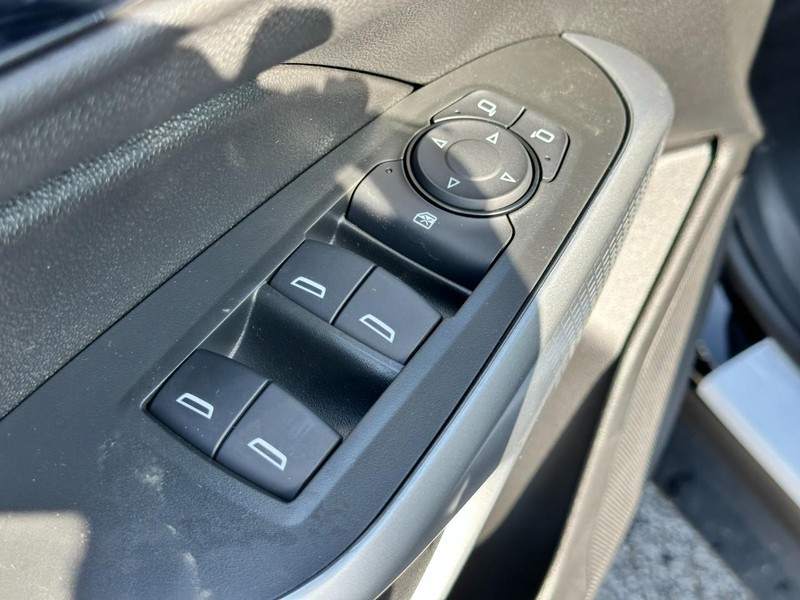 Chevrolet Trax Vehicle Full-screen Gallery Image 9