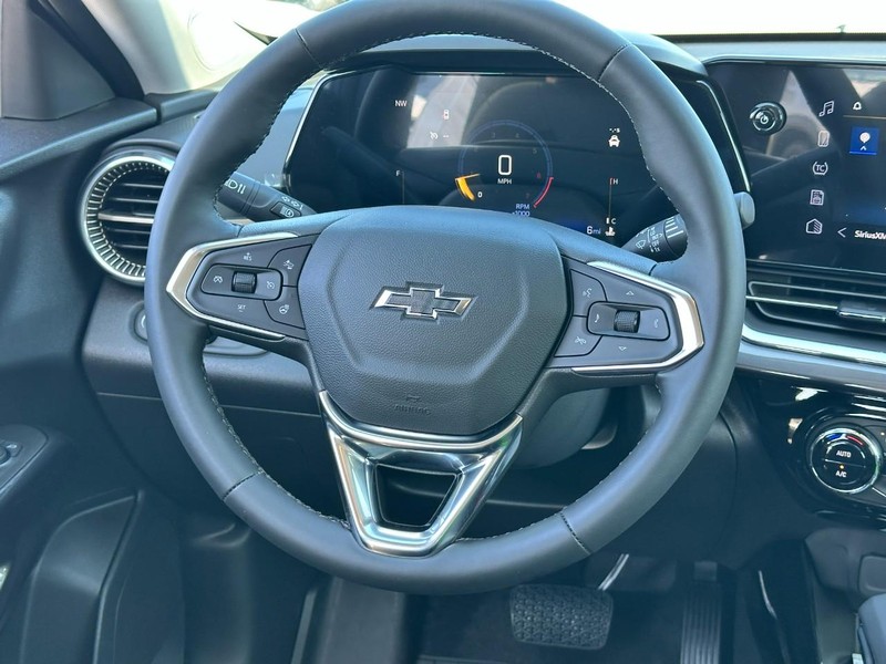 Chevrolet Trax Vehicle Full-screen Gallery Image 6