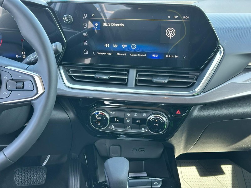 Chevrolet Trax Vehicle Full-screen Gallery Image 7