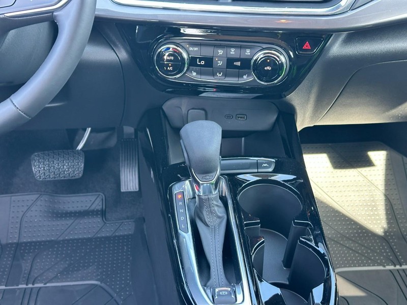 Chevrolet Trax Vehicle Full-screen Gallery Image 8