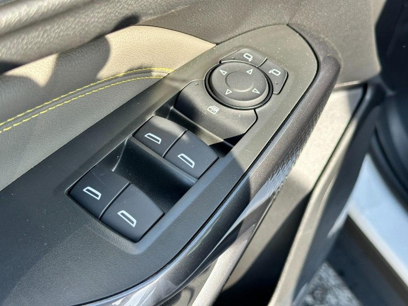 Chevrolet Trax Vehicle Full-screen Gallery Image 9