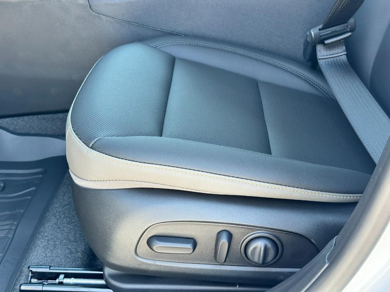 Chevrolet Trax Vehicle Full-screen Gallery Image 10