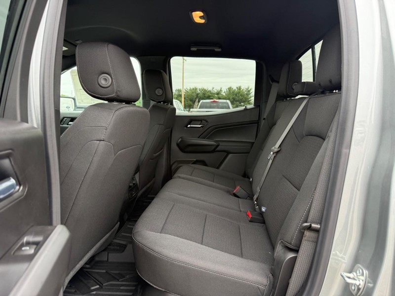 Chevrolet Colorado Vehicle Full-screen Gallery Image 5