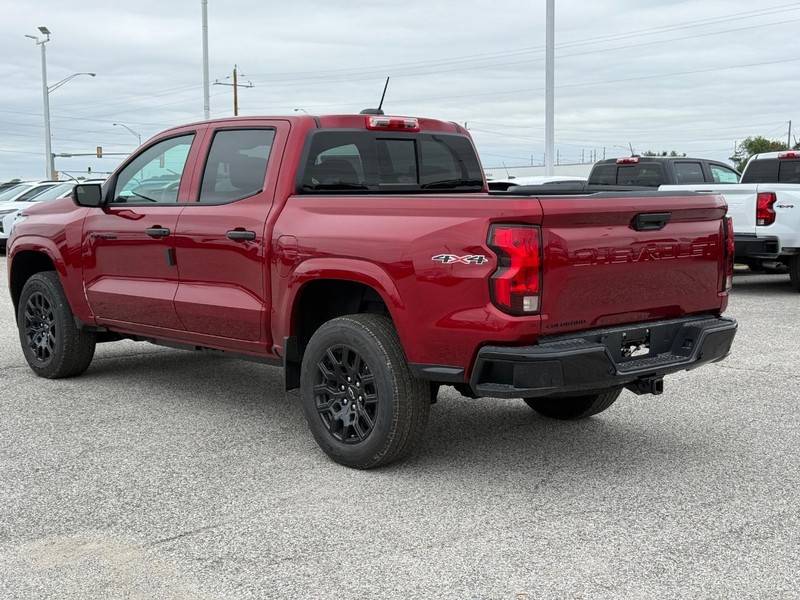 Chevrolet Colorado Vehicle Full-screen Gallery Image 3