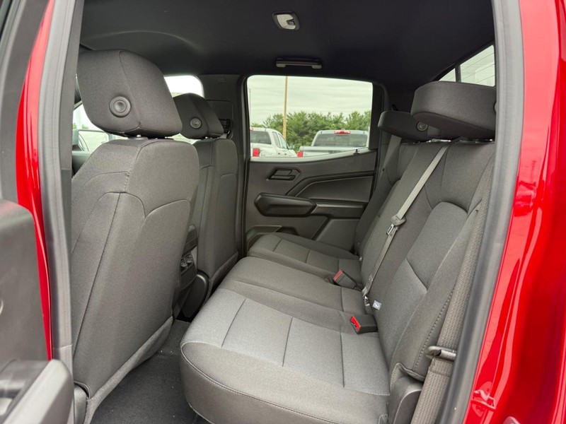 Chevrolet Colorado Vehicle Full-screen Gallery Image 5