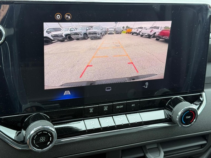 Chevrolet Colorado Vehicle Full-screen Gallery Image 12