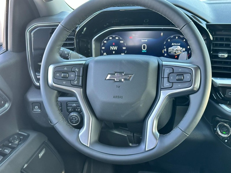 Chevrolet Silverado 1500 Vehicle Full-screen Gallery Image 6