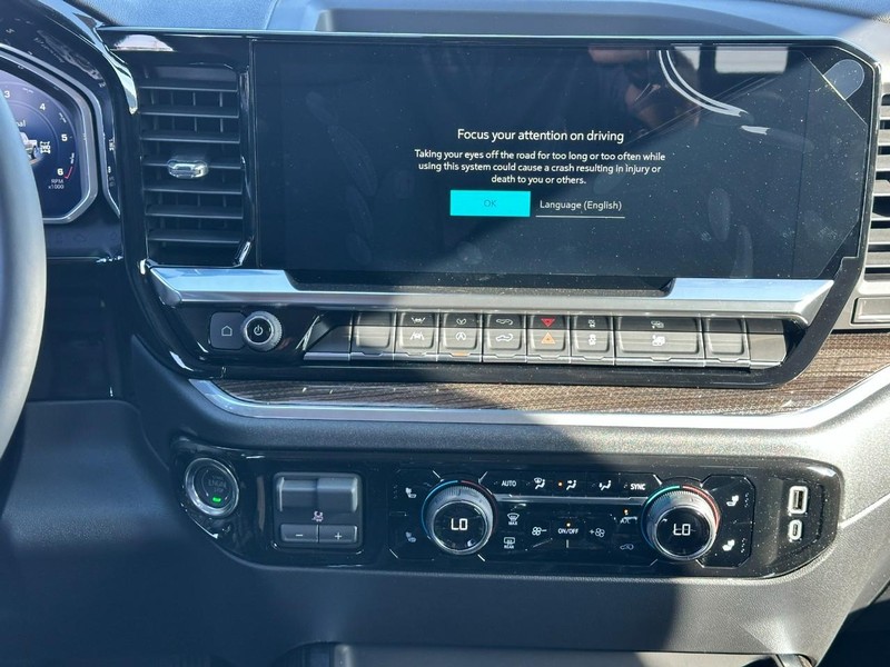 Chevrolet Silverado 1500 Vehicle Full-screen Gallery Image 7