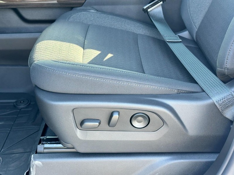 Chevrolet Silverado 1500 Vehicle Full-screen Gallery Image 10