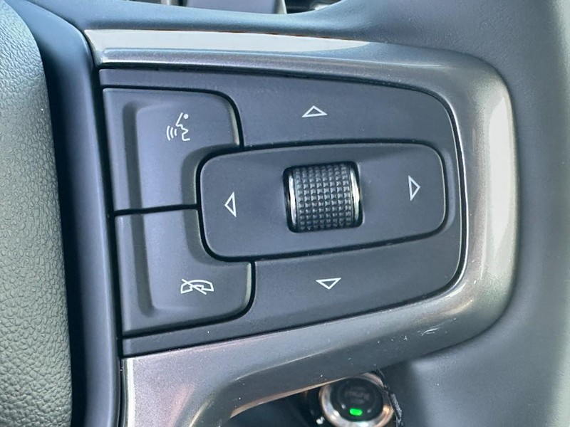 Chevrolet Silverado 1500 Vehicle Full-screen Gallery Image 12