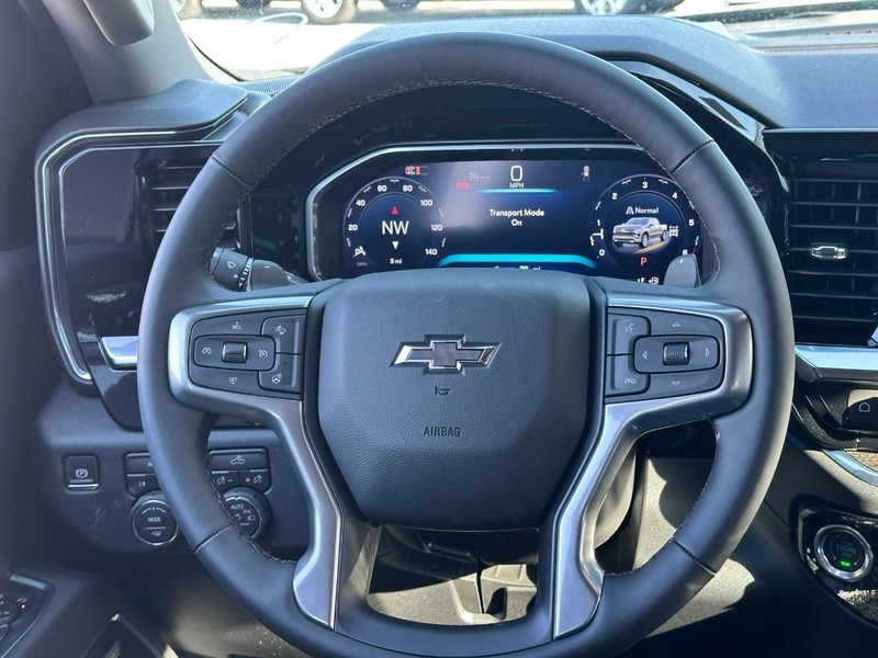 Chevrolet Silverado 1500 Vehicle Full-screen Gallery Image 6