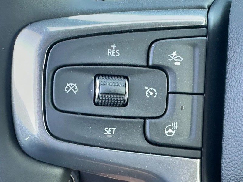 Chevrolet Silverado 1500 Vehicle Full-screen Gallery Image 11