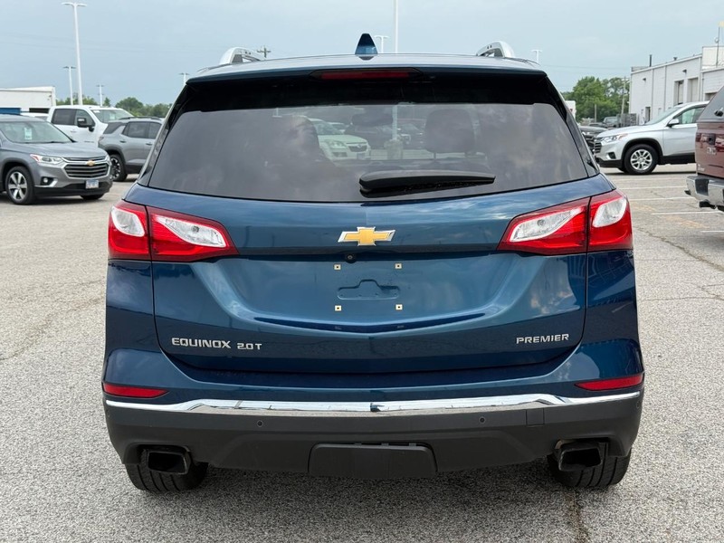 Chevrolet Equinox Vehicle Full-screen Gallery Image 4