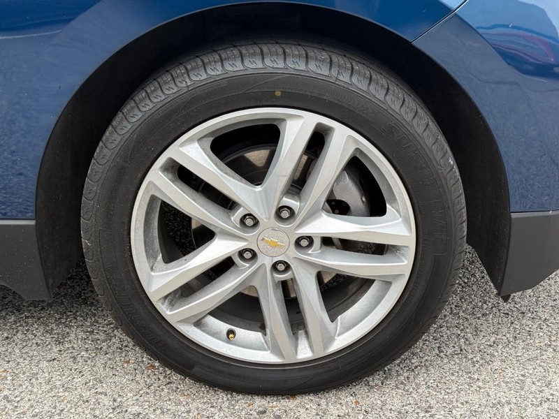 Chevrolet Equinox Vehicle Full-screen Gallery Image 7
