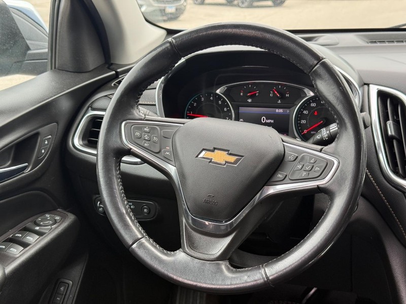 Chevrolet Equinox Vehicle Full-screen Gallery Image 12