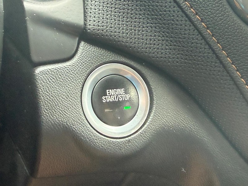 Chevrolet Equinox Vehicle Full-screen Gallery Image 15