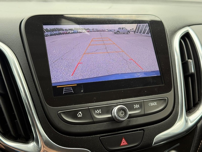Chevrolet Equinox Vehicle Full-screen Gallery Image 17