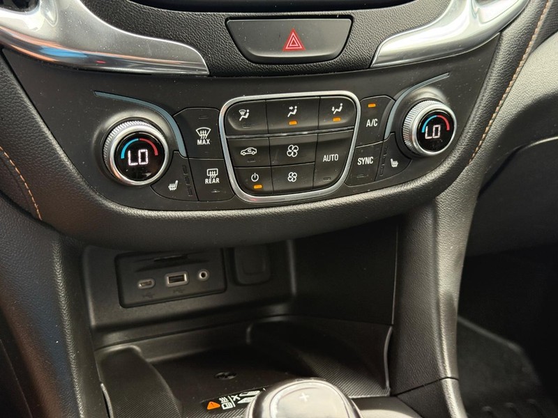 Chevrolet Equinox Vehicle Full-screen Gallery Image 18
