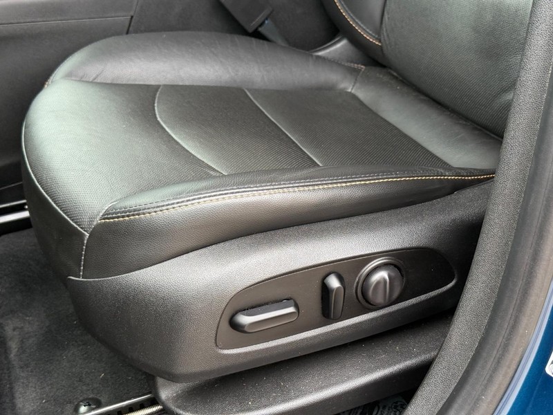 Chevrolet Equinox Vehicle Full-screen Gallery Image 24