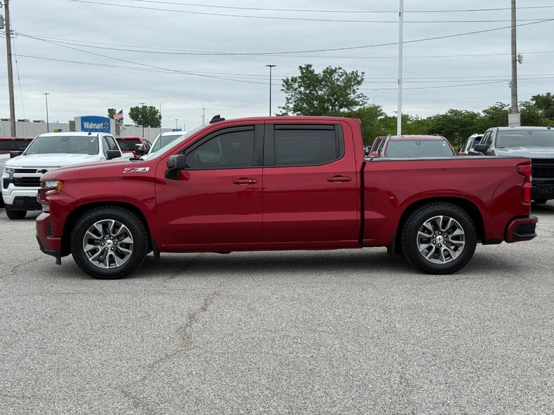 Chevrolet Silverado 1500 Vehicle Full-screen Gallery Image 2