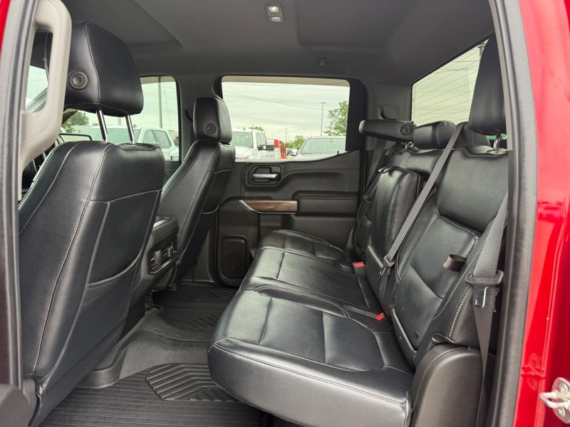 Chevrolet Silverado 1500 Vehicle Full-screen Gallery Image 10