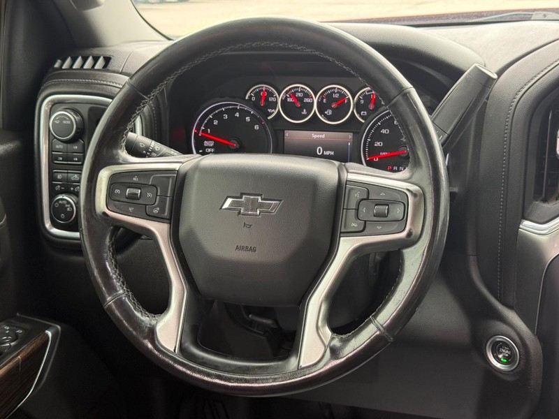 Chevrolet Silverado 1500 Vehicle Full-screen Gallery Image 12