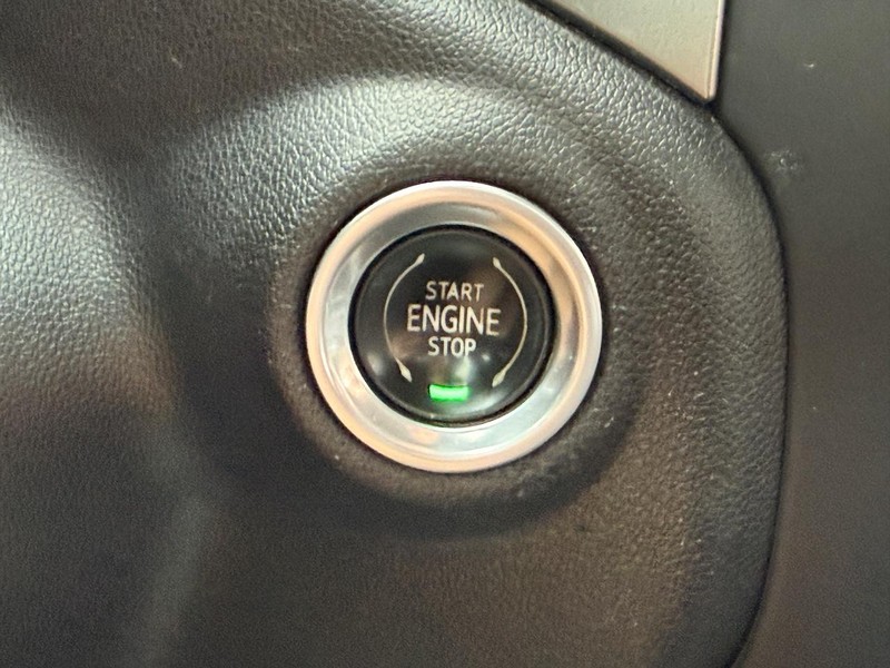Chevrolet Silverado 1500 Vehicle Full-screen Gallery Image 15